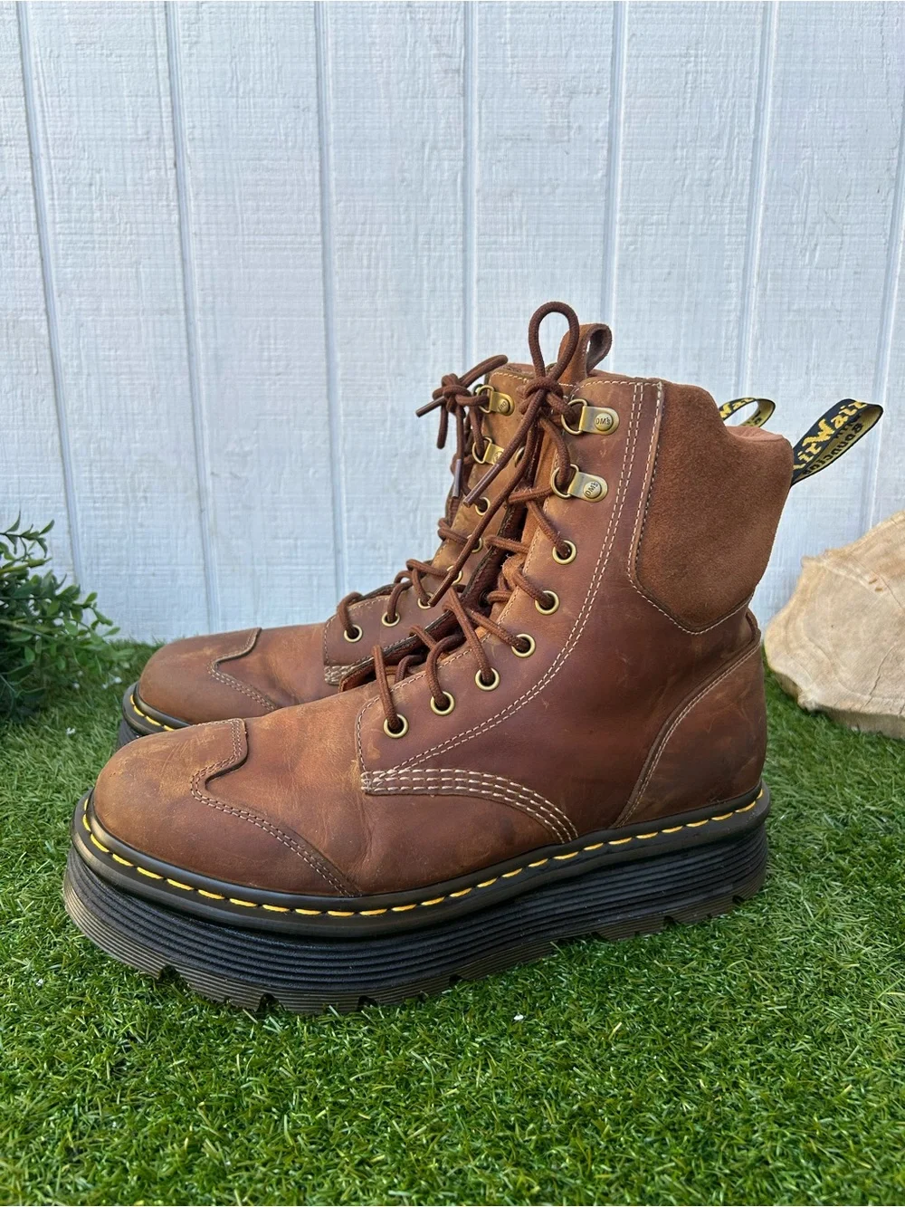 Dr. martens ZEBZAG SUEDE & LEATHER CASUAL LACE UP BOOTS men size 11 gently used
